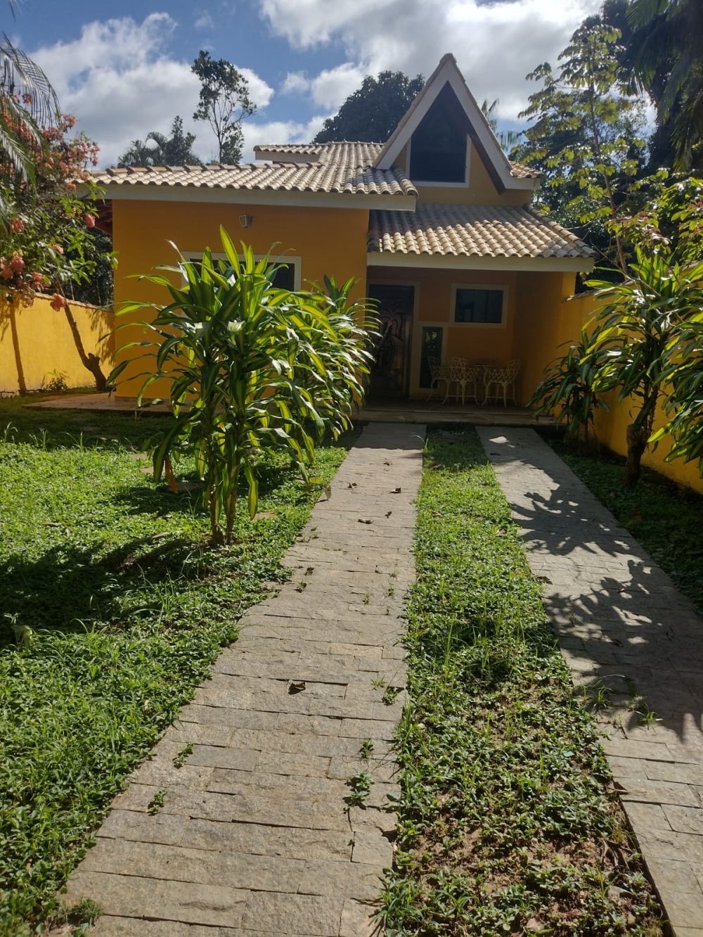 LINDO SOBRADO - PRAIA DO GUARAÚ